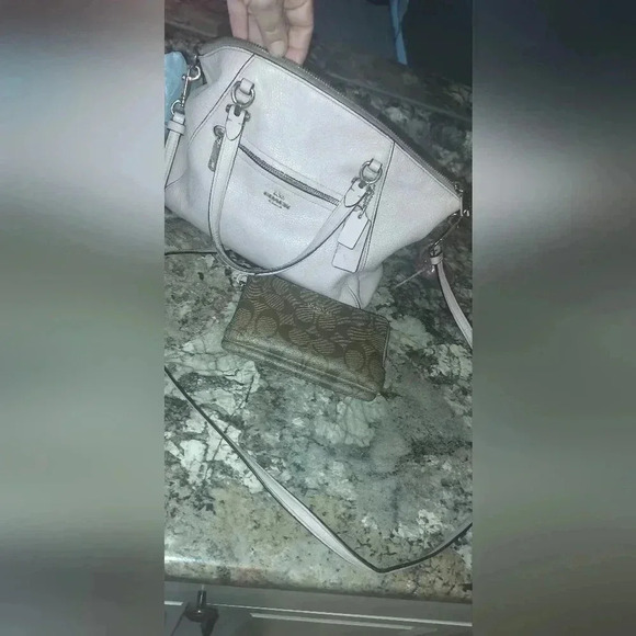 Coach purse and wallet set Authentic coach Good life left - Picture 10 of 10